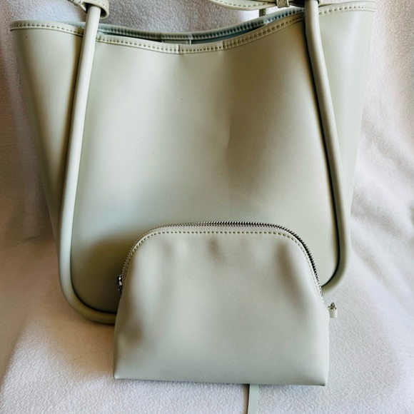 Charles & Keith Tote - Picture 6 of 8